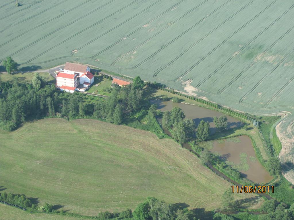 Penzion Hajsky Mlyn Nebanice エクステリア 写真